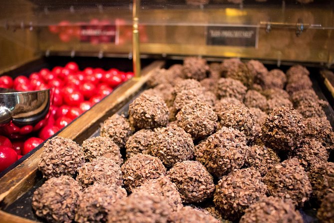 Paris French Sweet Gourmet Specialties Tasting Tour With Pastry & Chocolate - Meeting and End Points