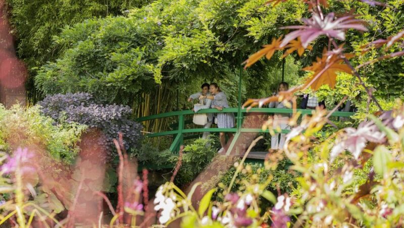 Paris: Giverny & Versailles Small Group or Private Tour - Highlights