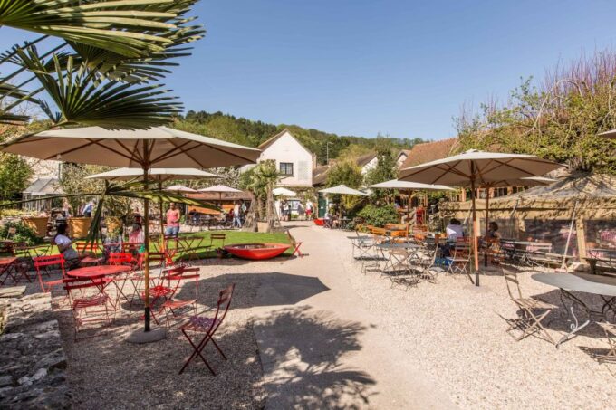 Paris: Giverny & Versailles Small Group or Private Tour - Dining at Moulin De Fourges