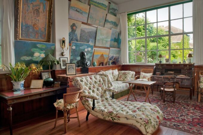 Paris: Giverny & Versailles Small Group or Private Tour - Frequently Asked Questions