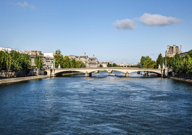 Paris: Gourmet 3-Course Dinner Cruise With French Wine - Accessibility Considerations