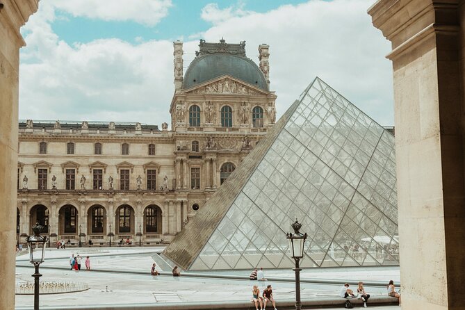 Paris Gourmet Food and Louvre Museums Guided Tour in 1 Day - Guided Highlights