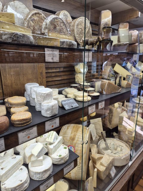 Paris Gourmet: Food Tour in South Montmartre - Participant Requirements