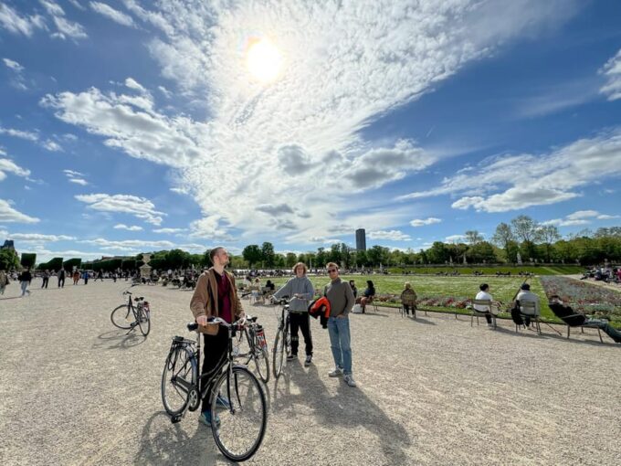 Paris: Guided Bike or E-Bike Tour to 25 City Highlights - Starting Point and Transportation