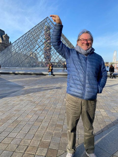 Paris: Guided Treasure Hunt Along the Seine River - All-weather Treasure Hunt Experience