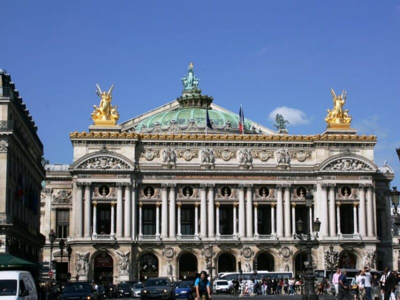 Paris : Half-Day Customisable Private Tour by Car - Transport and Amenities