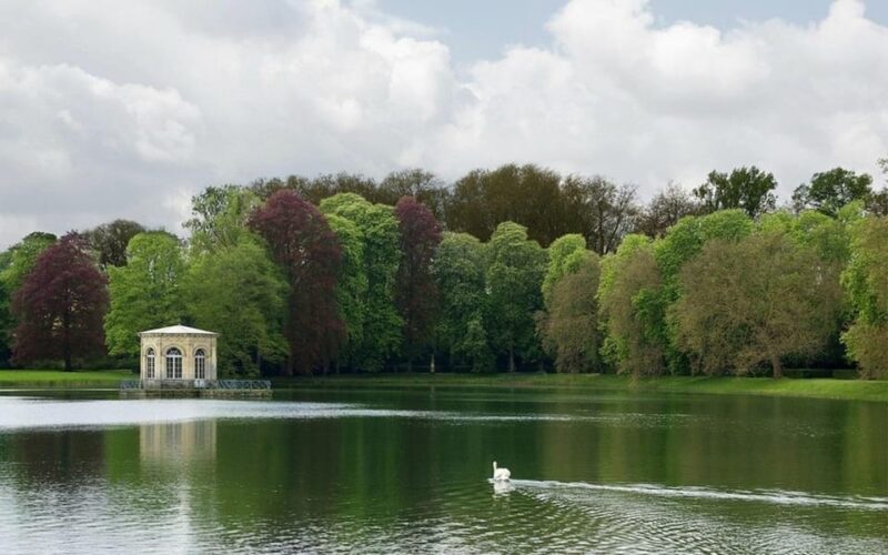Paris: Half-Day Trip to Fontainebleau With a Local - Key Points