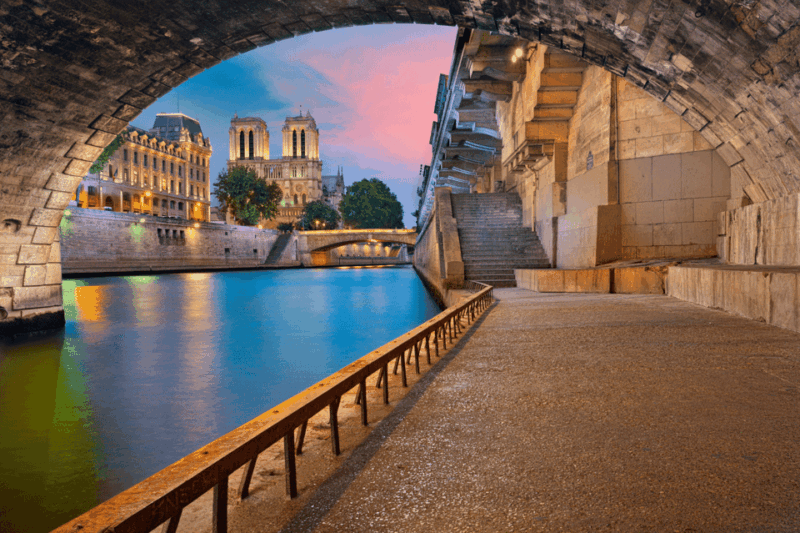 Paris: Highlights App Guided Tour With Puzzles - Requirements and Recommendations