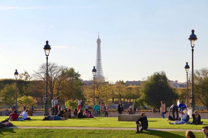 Paris - Historic City Center Guided Tour - Tuileries Garden and Carrousel