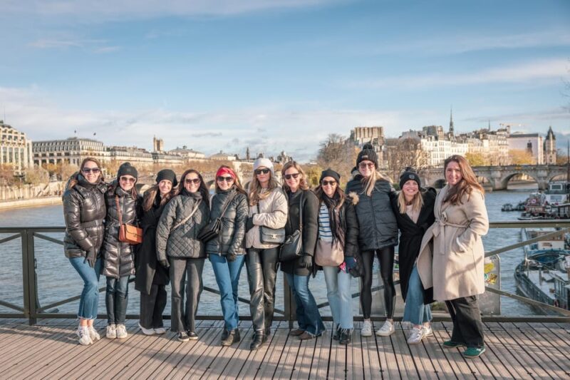 Paris Historic Islands Walk: Seine, Notre Dame & Louvre View - Additional Features
