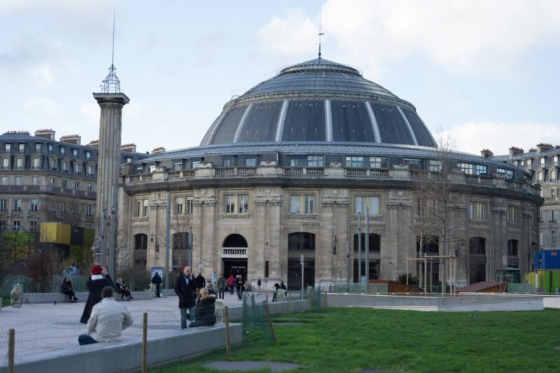 Paris: Historical Crimes Walking Tour in English - Key Points