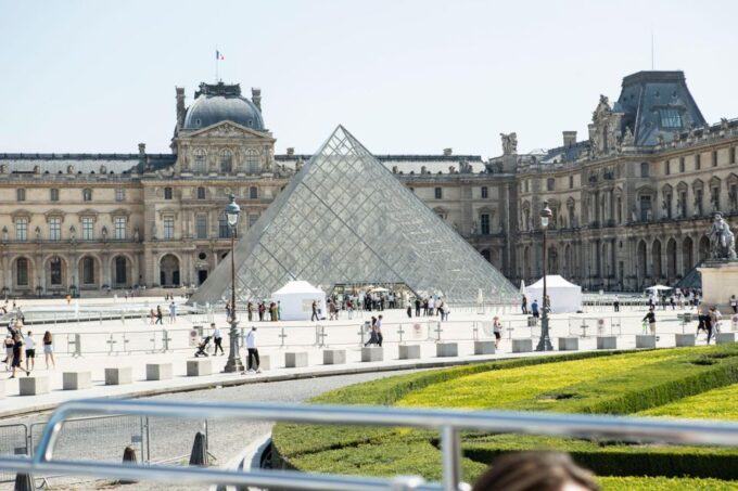 Paris: Hop-On Hop-Off Bus With Cruise and Versailles Options - Frequently Asked Questions