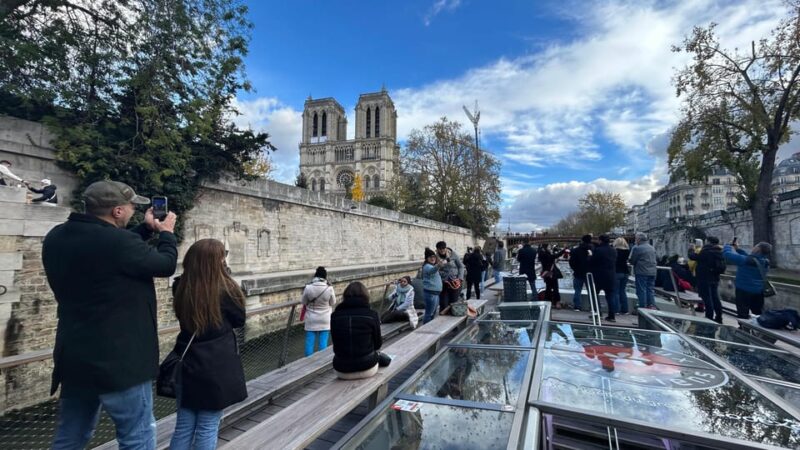 Paris: Illuminations River Cruise With Audio Commentary - Meeting Point and Accessibility