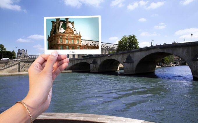 Paris: Illuminations River Cruise With Audio Commentary - Suggested Attire and Amenities