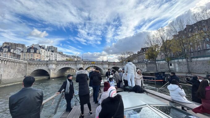 Paris: Illuminations River Cruise With Audio Commentary - Frequently Asked Questions