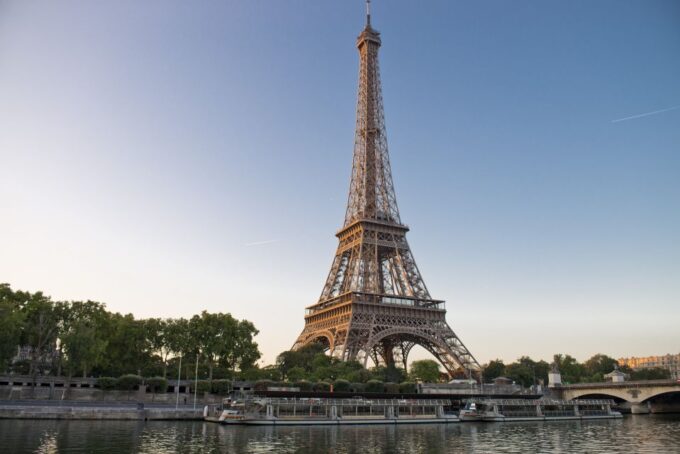 Paris: Illuminations River Cruise With Audio Commentary - Languages and Accessibility