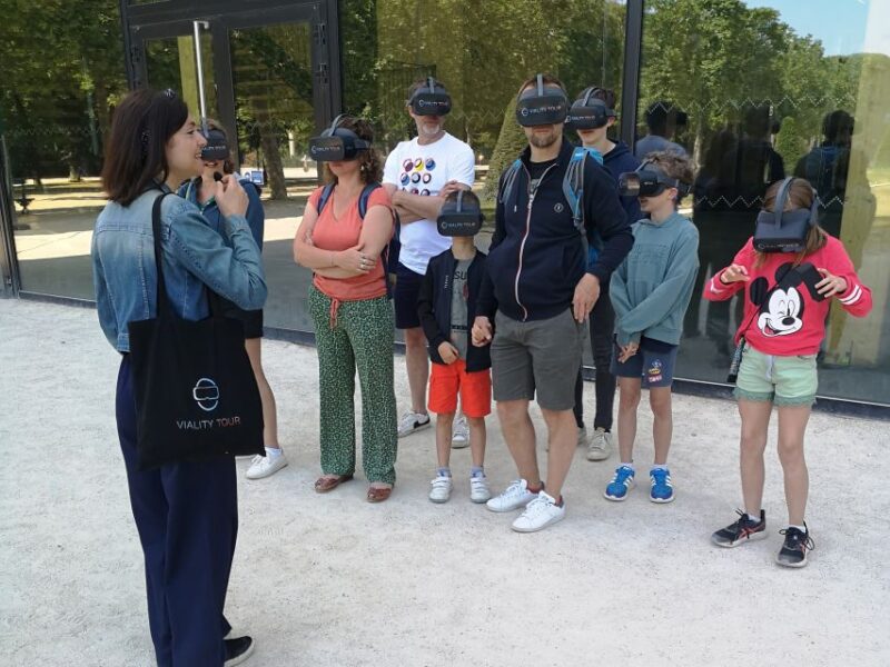 Paris : Immersive Eiffel Tower Tour With Virtual Reality - Highlights of the Tour