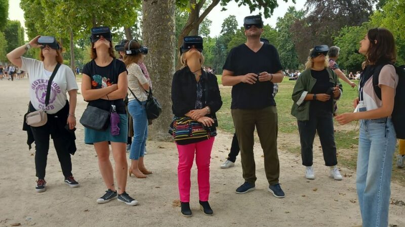 Paris : Immersive Eiffel Tower Tour With Virtual Reality - Tour Inclusions