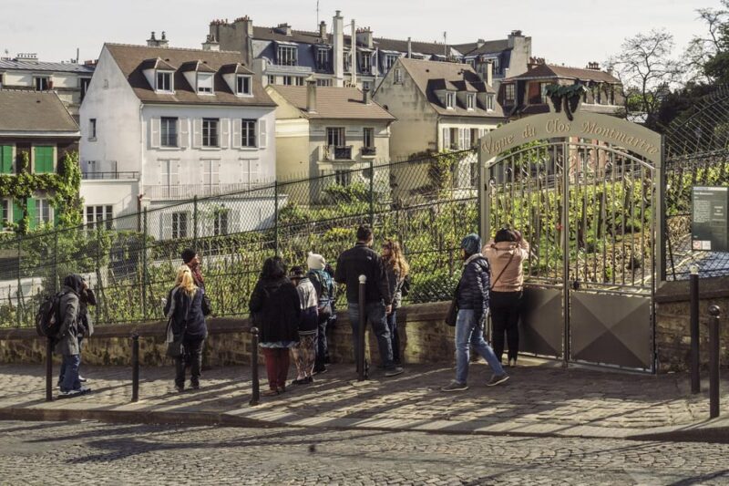 Paris in a Day: Louvre, Eiffel Tower, Notre Dame & Cruise - Lunch Break
