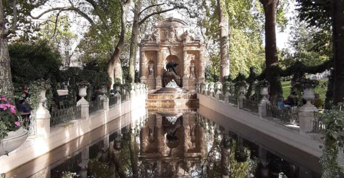 Paris in a Day! Walking Private Sightseeing Tour & Tastings! - Discovering the Charms of Le Marais