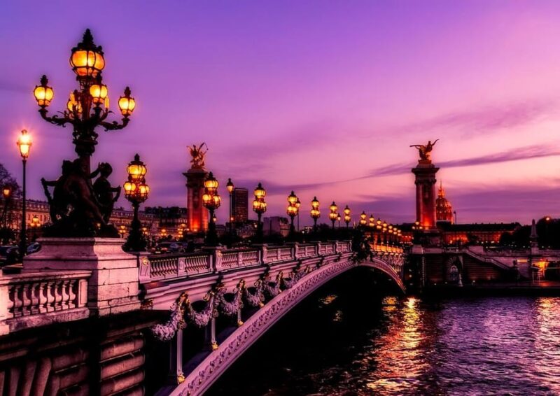 Paris in Winter: 3 Days of Adventure With a Local Guide - Cruising Along the Seine River
