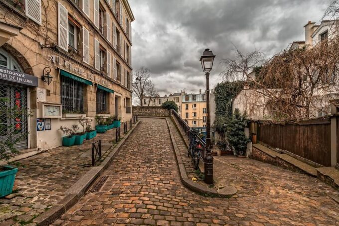 Paris in Winter: 3 Days of Adventure With a Local Guide - Uncovering the Cultural History of Paris