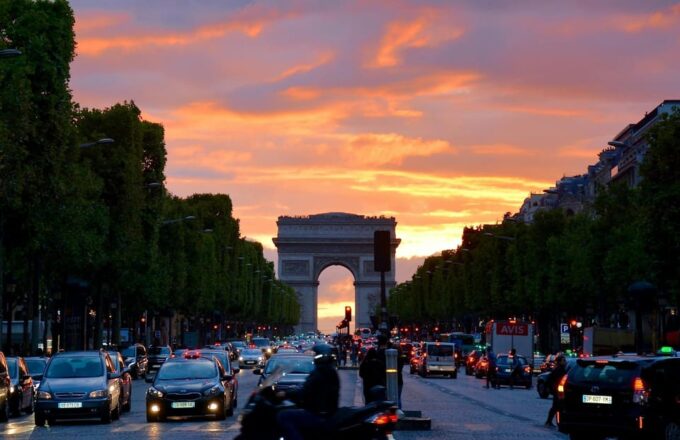 Paris in Winter: 3 Days of Adventure With a Local Guide - Customizing Your Winter Adventure in Paris