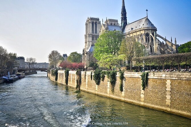 Paris Je Taime: Private Half-Day Highlights Walking Tour - Iconic Sites and Landmarks
