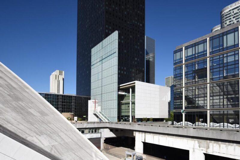 Paris: La Défense Modern District Walking Tour - Accessibility and Restrictions