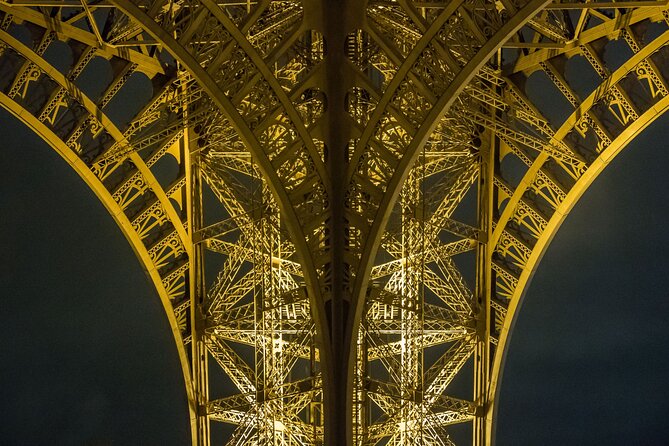 Paris Late Dinner at Eiffel Towers Madame Brasserie Restaurant - Tips for Visiting