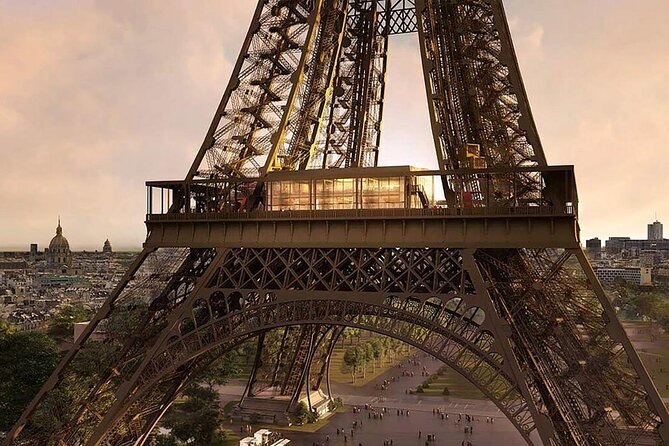Paris Late Lunch at Eiffel Towers Madame Brasserie Restaurant - Gourmet French Cuisine Experience