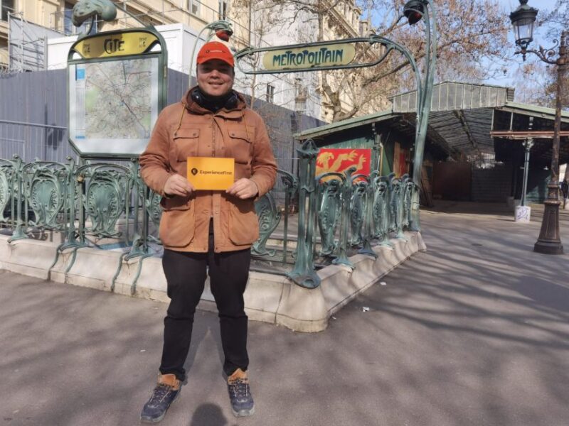 Paris: Latin Quarter Walking Tour With Local Guide - Shakespeare & Company