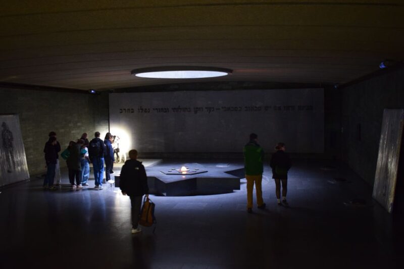 Paris: Le Marais District Jewish History Guided Walking Tour - Art Nouveau Synagogue