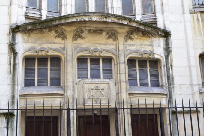 Paris: Le Marais District Jewish History Guided Walking Tour - Shoah Memorial Visit