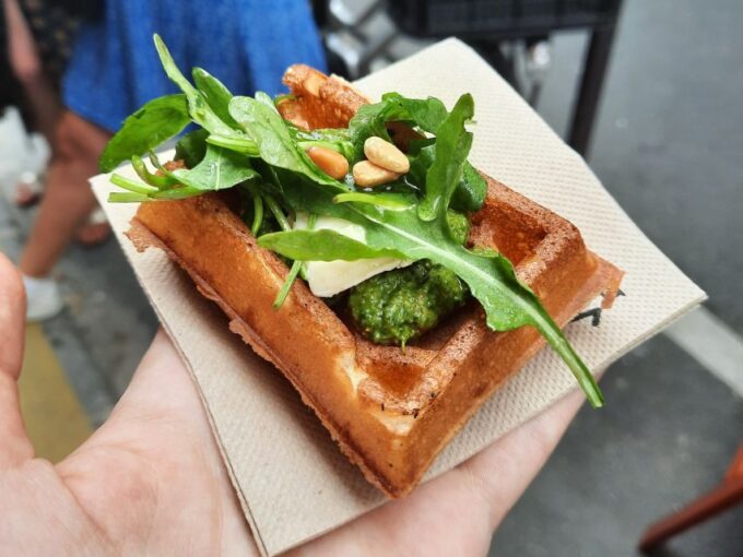 Paris: Le Marais Guided Food Tour With Tastings - Exploring the Marais District