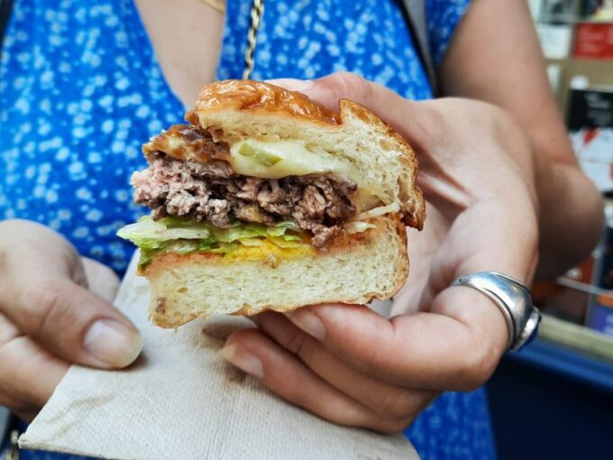 Paris: Le Marais Guided Food Tour With Tastings - Taking in the Parisian Atmosphere