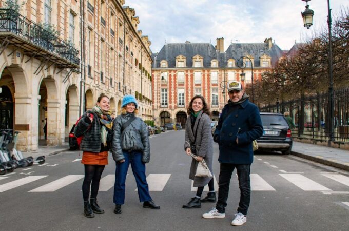 Paris Le Marais Walking Tour: Small Group Experience - Discovering Centuries-Old Architecture and Hidden Gems