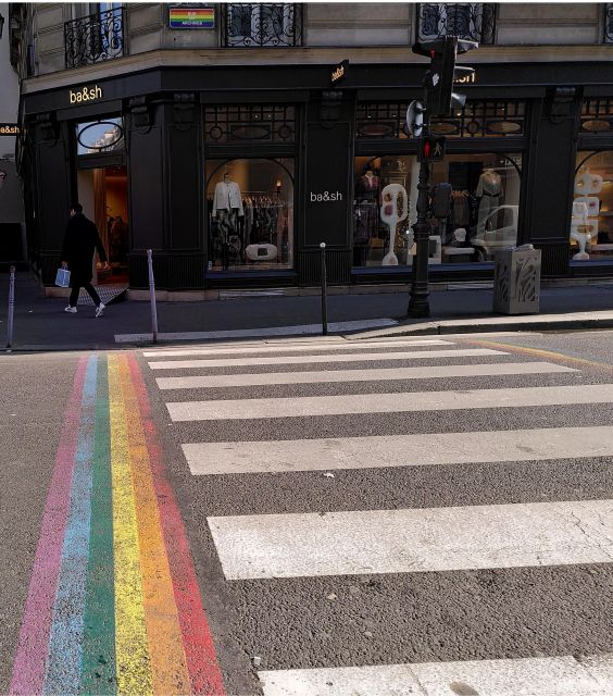 Paris: LGBTQ+ History Walking Tour - Crossing the Pont Neuf