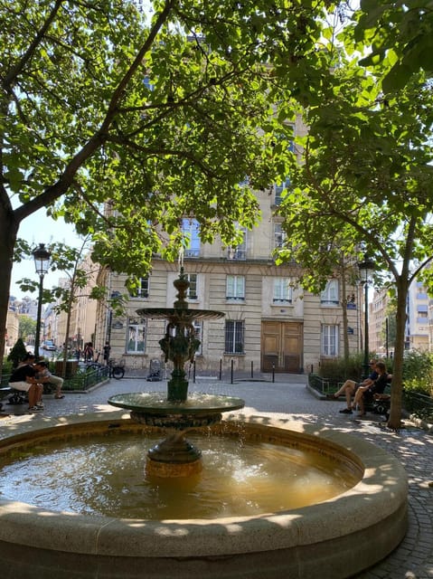 Paris Like Emily: A Tour of Iconic Filming Locations - Guided Tour Experience