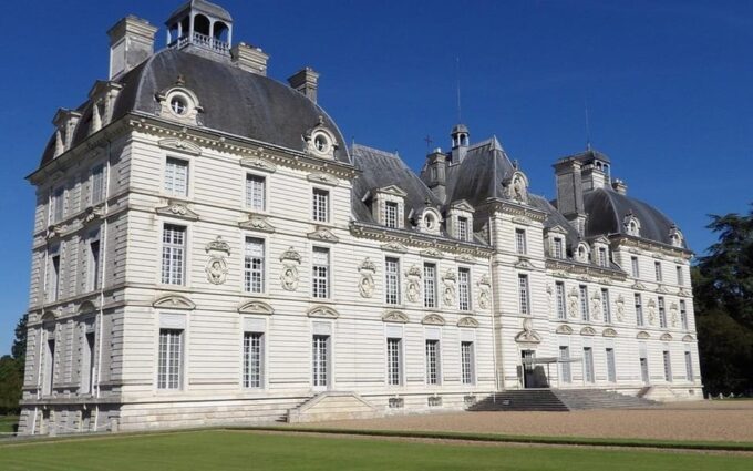 Paris: Loire Valley Day Trip With a Local - Frequently Asked Questions