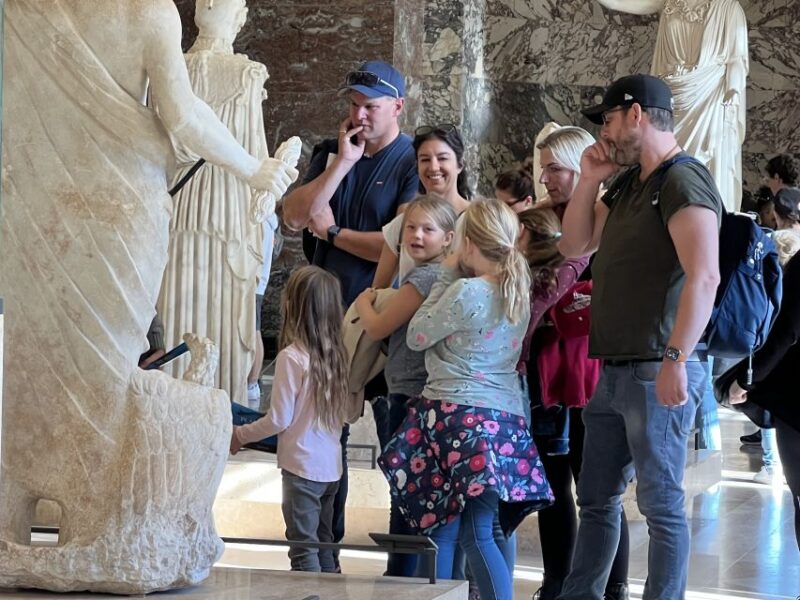 Paris Louvre: 2-Hour Private Tour for Groups or Families - Tour Features and Accessibility