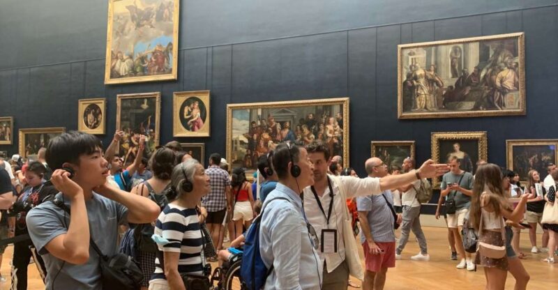 Paris: Louvre Masterpieces Tour With Pre-Reserved Tickets - Just The Basics