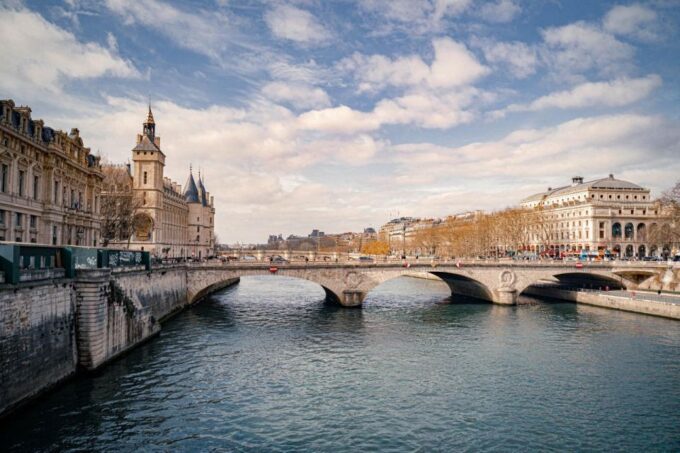 Paris: Louvre Museum Entry Ticket and Seine River Cruise - Entrance Times and Opening Hours