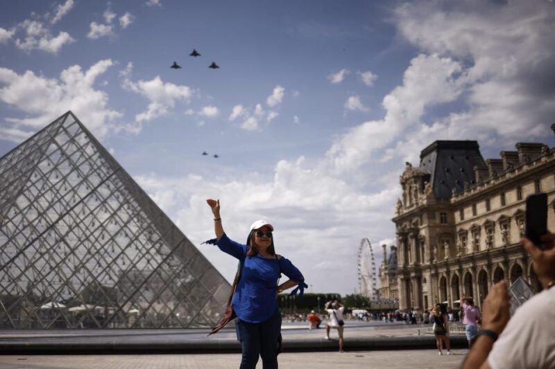Paris: Louvre Museum Entry Ticket With Guided Tour - Important Information and Tips
