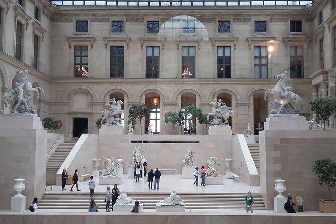 Paris Louvre Museum Masterpieces Guided Tour - Guide Expertise and Communication