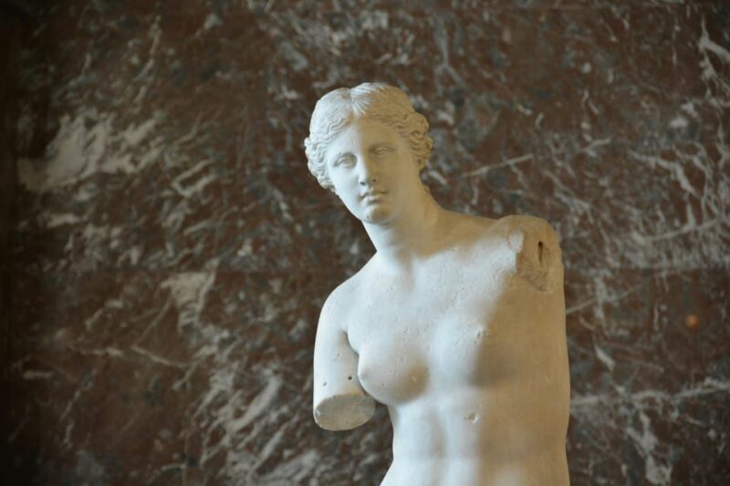 Paris: Louvre Museum Ticket With Masterpieces Audio Guide - Digital Audio Guide Features
