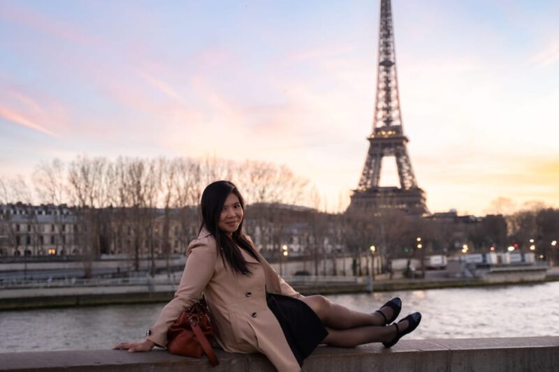 Paris: Louvre Photoshoot or Seine Bridges Eiffel Tower Walk - Photographers Expertise and Services