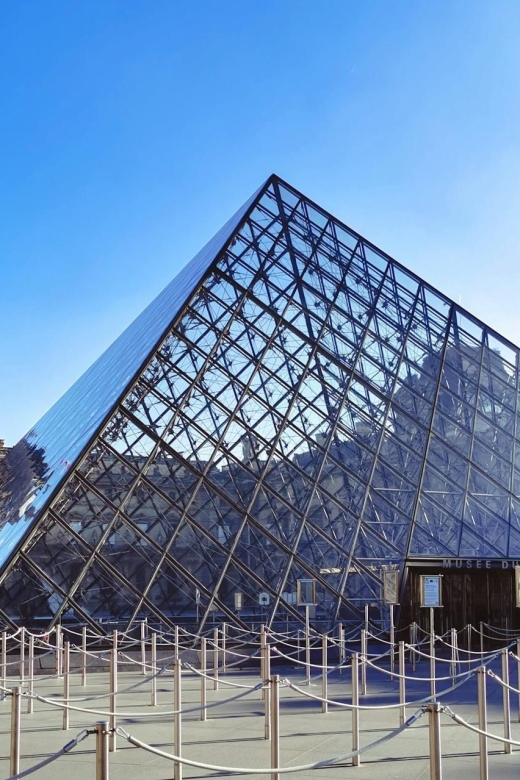 Paris - Louvre Pyramid : The Digital Audio Guide - Language Options and Accessibility