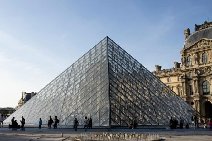 Paris - Louvre Pyramid : The Digital Audio Guide - Frequently Asked Questions