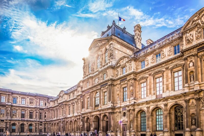 Paris: Louvre Reserved Access and Boat Cruise - Eiffel Tower Option